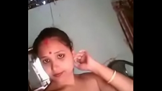 Hot desi village married bhabhi take a naked selfie Free Porn Video