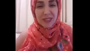 Hijabi muslim girl