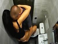 Quickie Sex In The Toilet Of A Nightclub