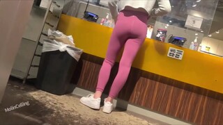 Fantastic Teen In Pink Lululemon Leggings