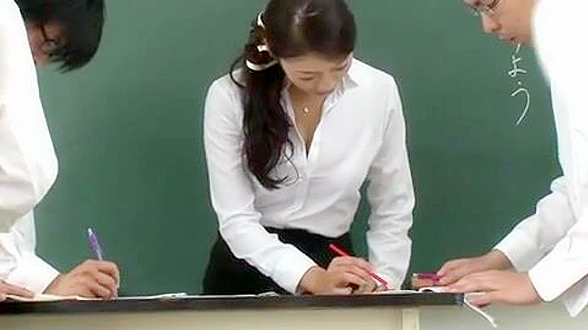 Sextape Scandal With Schoolboy And Teaser Reiko Kobayakawa In Public