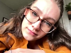 Divinebabe – Mommy Takes Care Of Your Morning Wood
