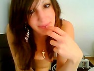 Wonderful French Bitch Demonstrates Her Nice Body While She Masturbates On The Webcam