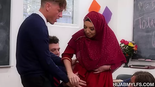 It Takes A Real Woman To Please Three Cocks At Once