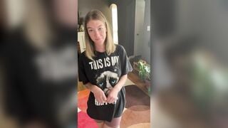 Worried Boyfriend Uses Her Throat To Relax
