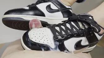 Shoejob With Nike Dunk Panda, Cum All Over Them!