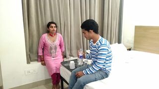 Baby Kajal   Hotel Ke Staff Ko Apne Laude Pe Bithaya