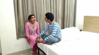 Baby Kajal   Hotel Ke Staff Ko Apne Laude Pe Bithaya