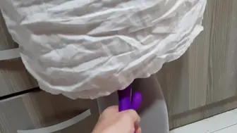 Housemaid Gets Orgasm While Cooking