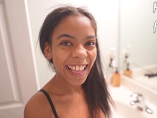 The Porn Vlogs Presents: Cute Young Ebony Shows Her Best In Her Debut On Cam