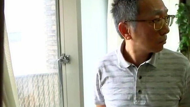 Sneaky Grandpa Caught On Camera Spying On Naughty Daughter In Law Shower